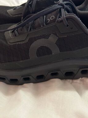 On Running Men's All-Black Cloud Running Shoes